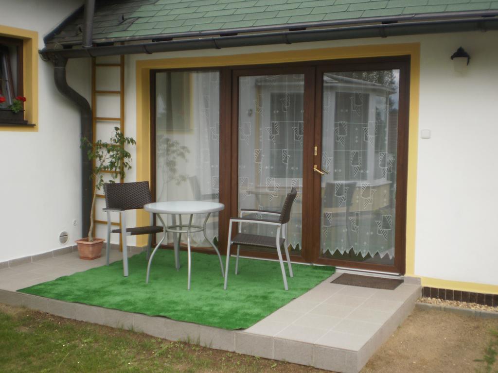 Апартаменты Privat Buk 100 Йиндржихув-Градец Экстерьер фото
