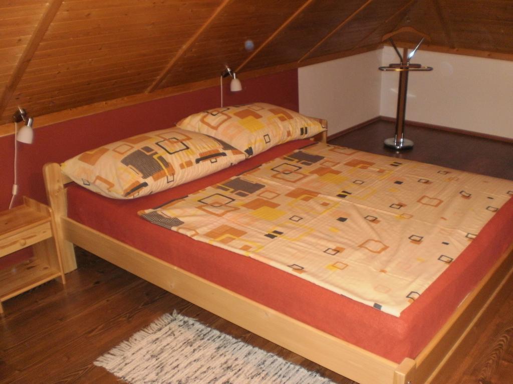Апартаменты Privat Buk 100 Йиндржихув-Градец Экстерьер фото